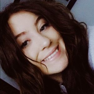 Meet your Posher, Caitlynn